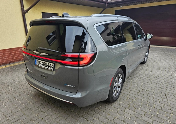 Chrysler Pacifica cena 301227 przebieg: 8150, rok produkcji 2023 z Lipsk małe 781